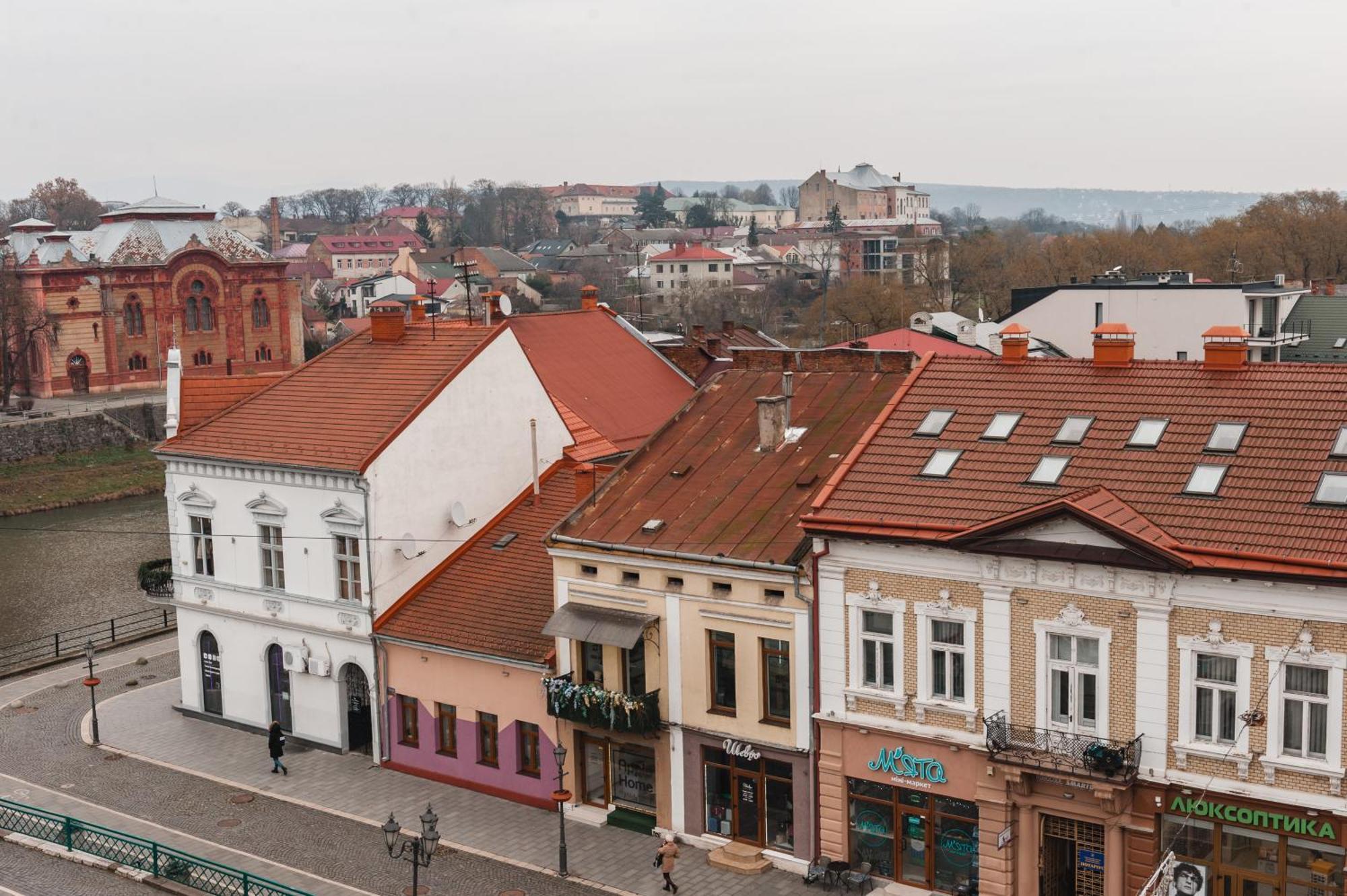 Old Continent Hotel Uzjhorod Eksteriør billede